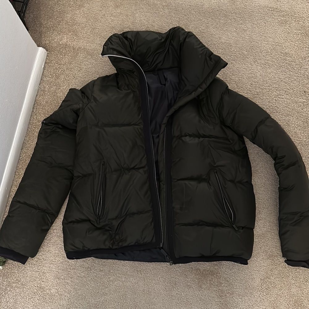Lululemon Green Puffer 2/4